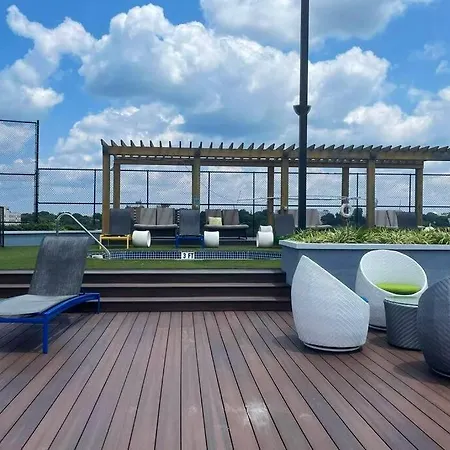 Midtown Beautiful Luxury Apartment